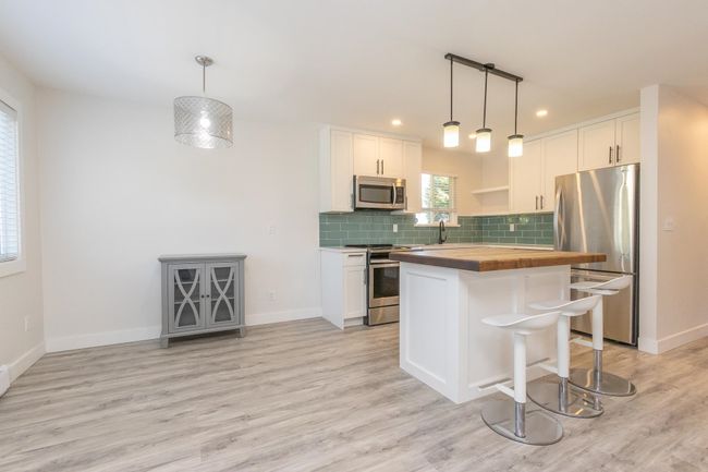 3758 Sefton St, Condo with 2 bedrooms, 1 bathrooms and 1 parking in Port Coquitlam BC | Image 8