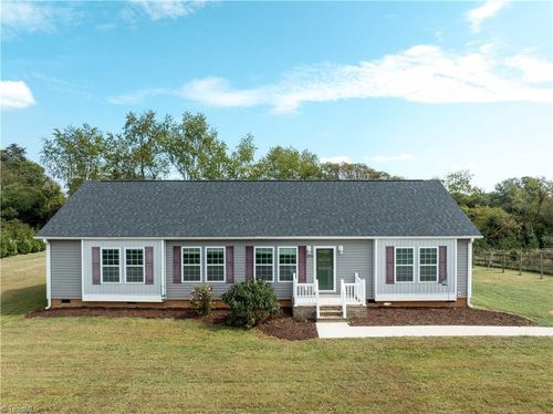 2576 Snider Rd, Yadkinville, NC, 27055-7224 | Card Image