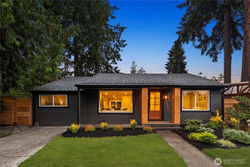 12520 24th Ave Ne, Seattle, WA, 98125-4216 | Card Image