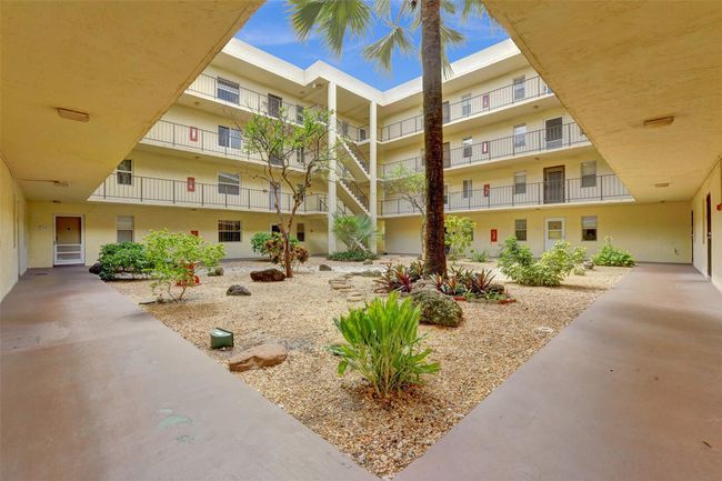 APT-107 - 2831 Somerset Dr, Condo with 1 bedrooms, 1 bathrooms and null parking in Lauderdale Lakes FL | Image 21