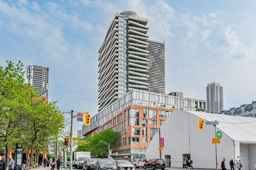 708-1 Market Street, Toronto, ON, M5R2E2 | Card Image