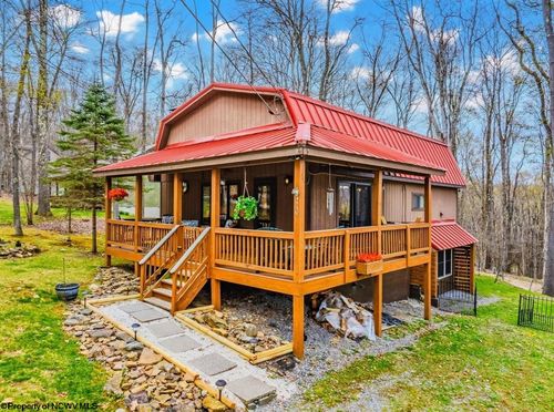 576 Hemlock Cir, Terra Alta, WV, 26764-2718 | Card Image