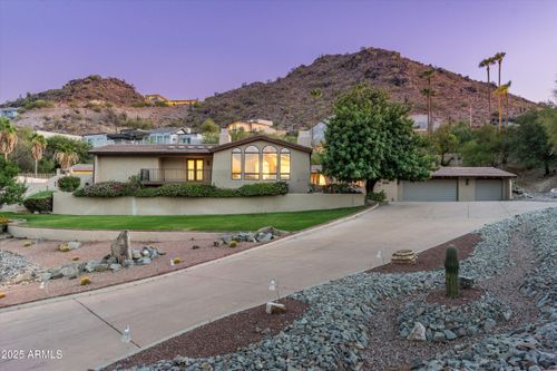 7147 N Red Ledge Dr, Paradise Valley, AZ, 85253-2830 | Card Image