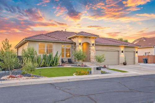 405 E Nagano Dr, St. George, UT, 84790-4300 | Card Image