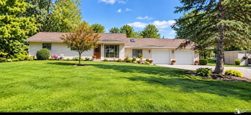 7505 S Huron River Dr, South Rockwood, MI, 48179-9611 | Card Image