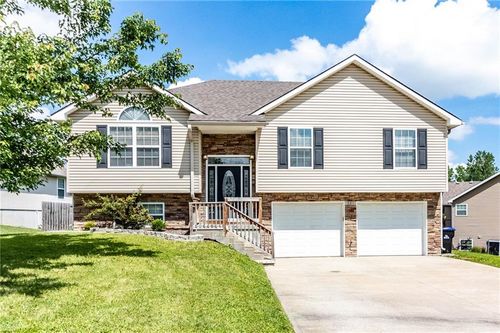 1917 Country Ridge Dr, Warrensburg, MO, 64093-8903 | Card Image