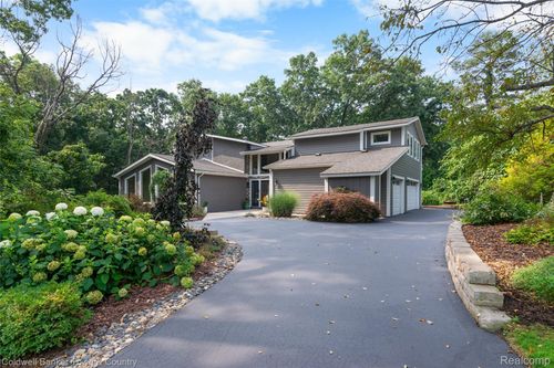 5728 Eggert Pl, Brighton, MI, 48116-9731 | Card Image