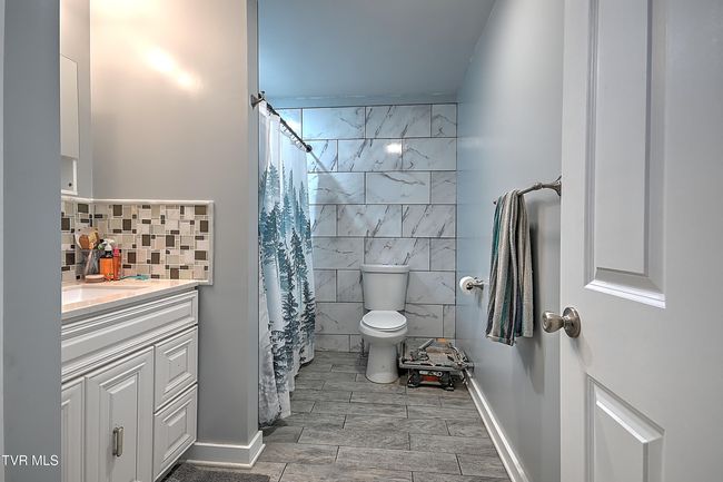 21209 Lime Hill Rd, House other with 4 bedrooms, 2 bathrooms and null parking in Bristol VA | Image 44