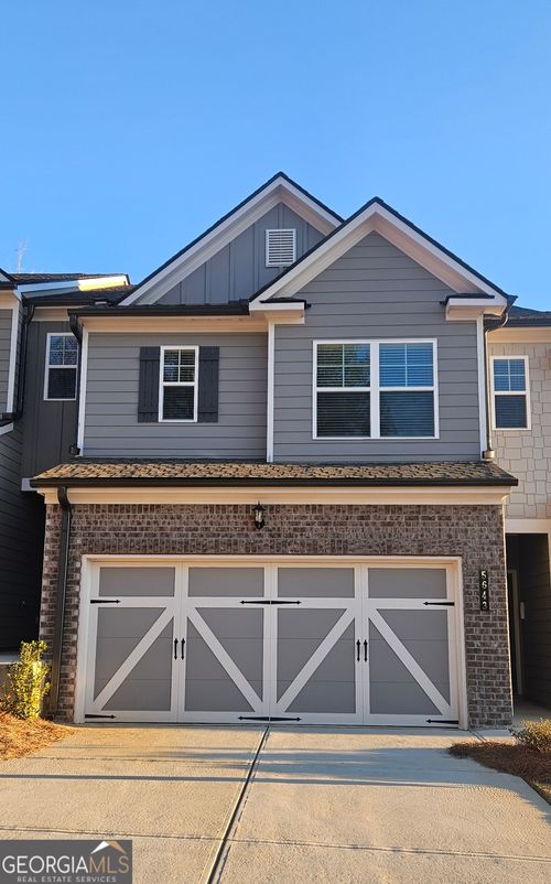 5643 Chickory Dr, Flowery Branch, GA, 30542-7207 | Card Image