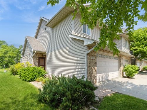 1231 Nicholas Ln, North Liberty, IA, 52317-4702 | Card Image