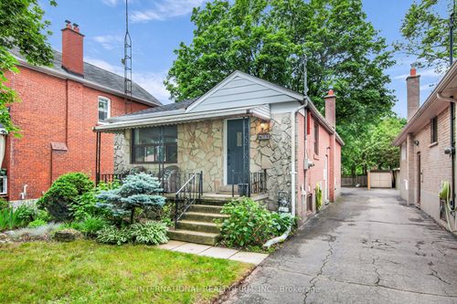 76A Gort Ave, Etobicoke, ON, M8W3Z1 | Card Image