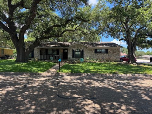 2000 Kirk Dr, Brenham, TX, 77833-5335 | Card Image