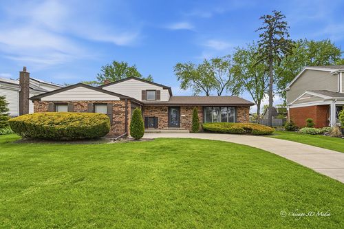 1527 S Chesterfield Dr, Arlington Heights, IL, 60005-3728 | Card Image