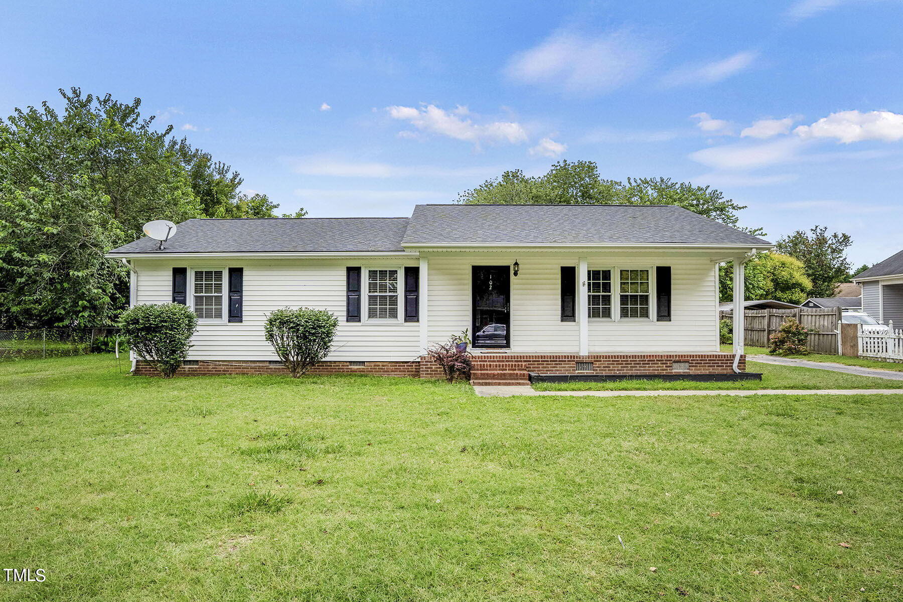 Celeste Cir, Erwin, NC 28339