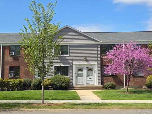 1-218-09 73rd Ave, Oakland Gardens, NY, 11364-2631 | Card Image