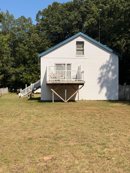 554 N Morris St, Pentwater, MI, 49449-9534 | Card Image