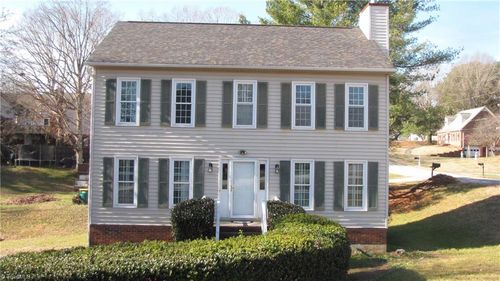 2500 Newington Ct, Clemmons, NC, 27012-8673 | Card Image