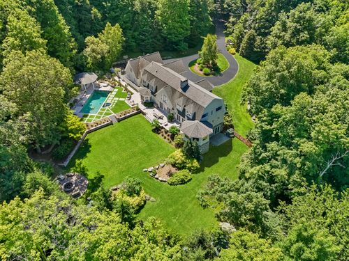 4 Longwood Dr, Redding, CT, 06896-1400 | Card Image
