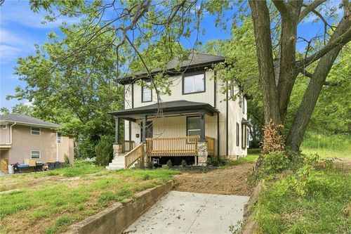 2130 E 24th St, Kansas City, MO, 64127-3713 | Card Image