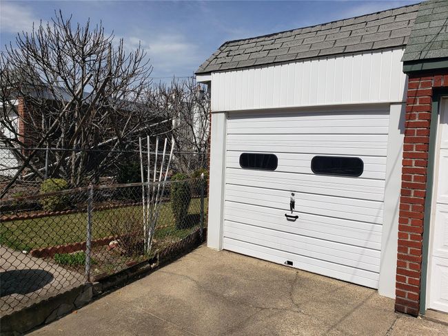 One Car Garage | Image 18
