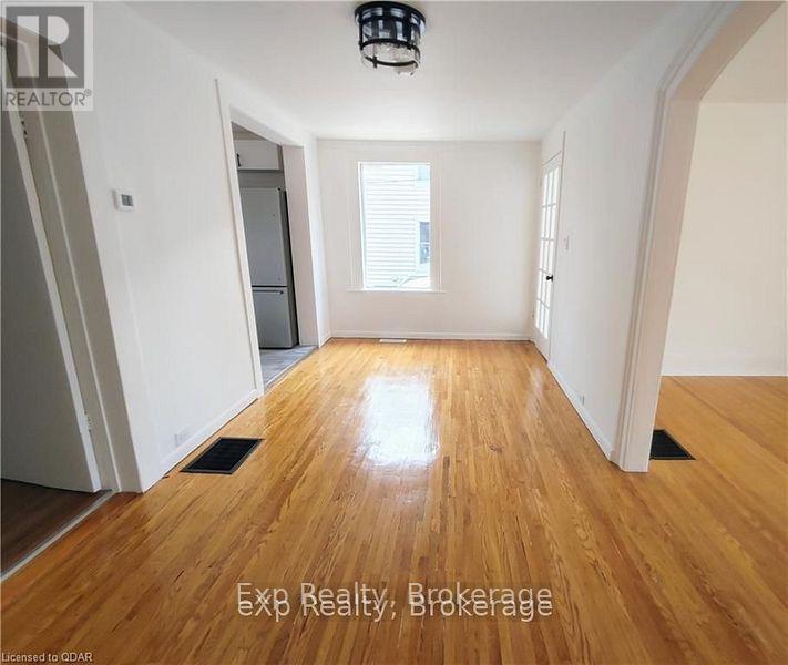 Residential Lease in Belleville (Belleville Ward) 3