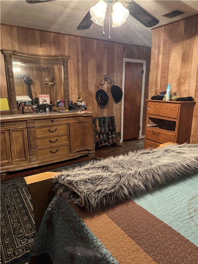 208 W Plasuela St, House other with 3 bedrooms, 1 bathrooms and null parking in Refugio TX | Image 4