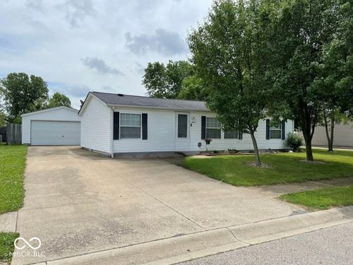 4663 Breckenridge Dr, Columbus, IN, 47203-4713 | Card Image