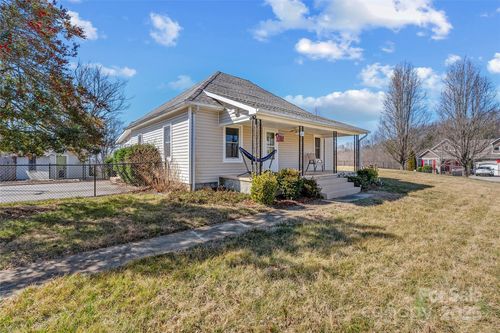 21 Ben Owenby Rd, Fairview, NC, 28730-8770 | Card Image