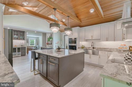 11726 Lariat Ln, Oakton, VA, 22124-2323 | Card Image