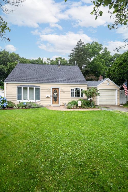 304 Jamaica Blvd, Carle Place, NY, 11514-1351 | Card Image