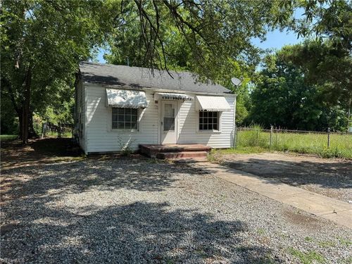 206 Broad St, Thomasville, NC, 27360-5204 | Card Image