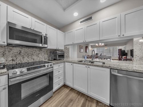 302-1701 Whitehall Dr, Davie, FL, 33324-6905 | Card Image