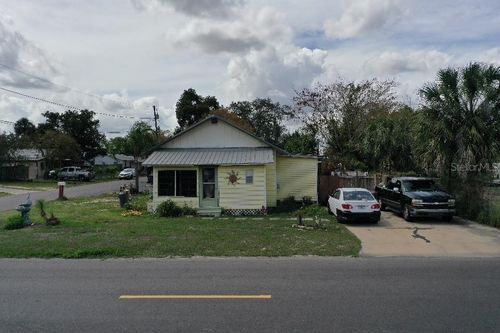 900 W Pine St, AVON PARK, FL, 33825-3304 | Card Image