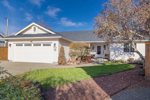 2206 Egret Ct, Grants Pass, OR, 97526-5993 | Card Image