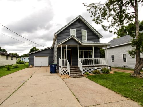 704 S 3rd Ave, EDGAR, WI, 54426-9318 | Card Image