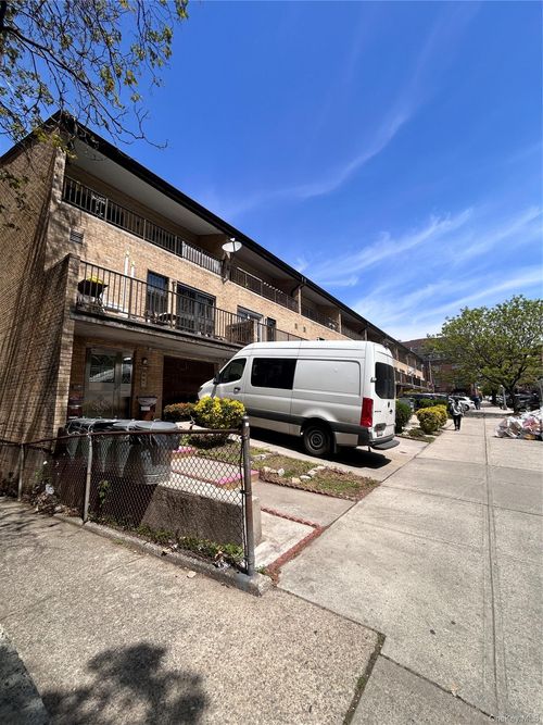 14337 Barclay Ave, Flushing, NY, 11355-1906 | Card Image