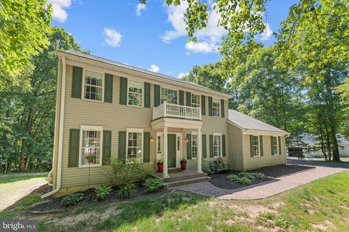 2319 Wildwood Cir, AMISSVILLE, VA, 20106-1885 | Card Image