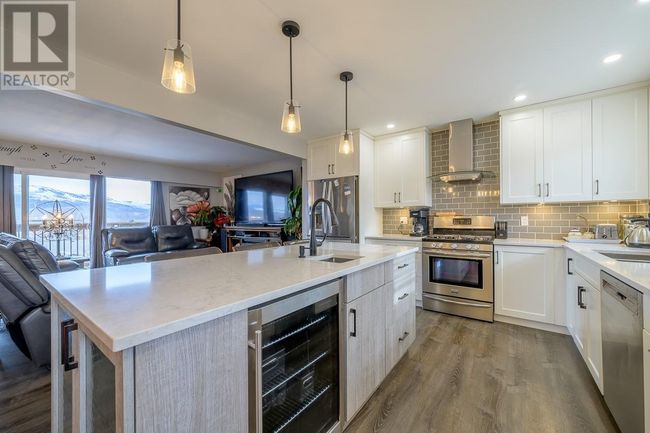 492 Grandview Terr, House other with 3 bedrooms, 3 bathrooms and 3 parking in Kamloops BC | Image 8