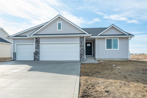 1475 Cedar St, Waukee, IA, 50263-9237 | Card Image