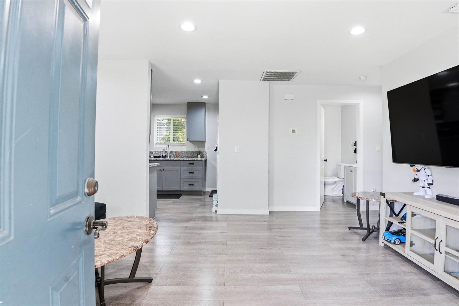 Residential Income in Sacramento 4