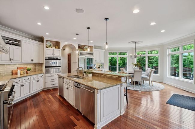 Kitchen eat in table | Image 22