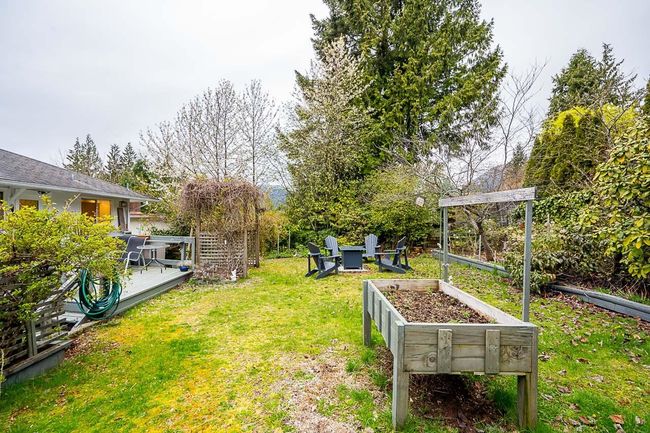 732 Handsworth Road, House other with 4 bedrooms, 2 bathrooms and 2 parking in North Vancouver BC | Image 16