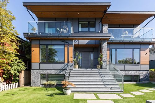 342 W 15th St, North Vancouver, BC, V7M1S5 | Card Image