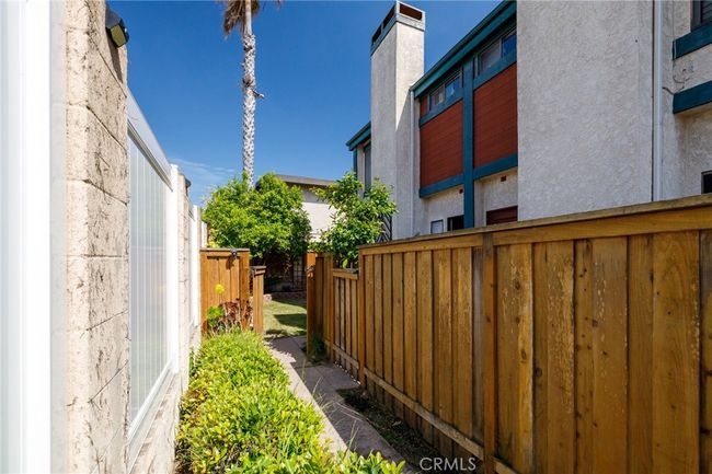 Gated walkway access | Image 9