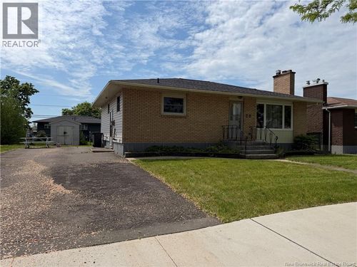 20 Danforth St, Moncton, NB, E1C3X7 | Card Image