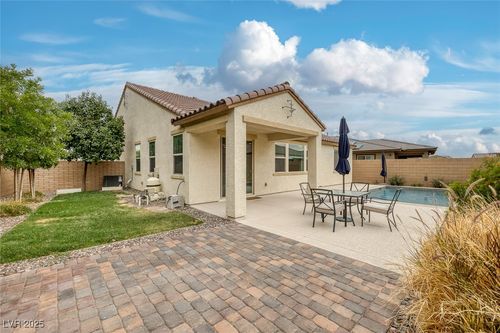 489 Intonation St, Henderson, NV, 89011-5341 | Card Image