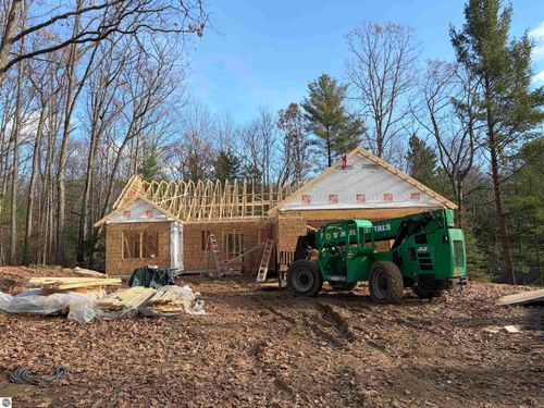 3423 Holiday Ridge Rd, Traverse City, MI, 49686-6304 | Card Image