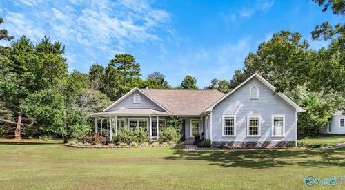 236 Ne Morris Rd, Laceys Spring, AL, 35754-3939 | Card Image