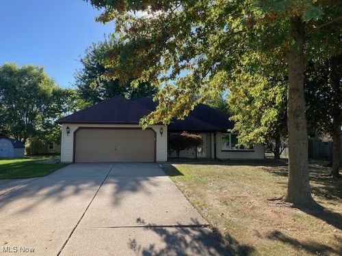 4233 Berkeley Dr, Sheffield Village, OH, 44054-2954 | Card Image