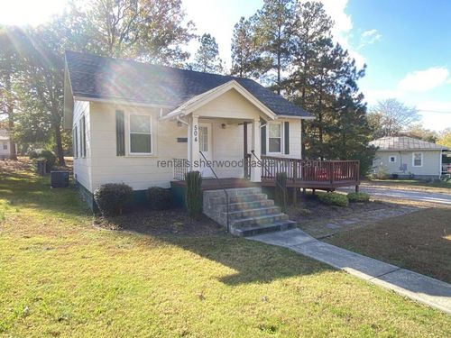 504 E Atlantic St, South Hill, VA, 23970-2704 | Card Image